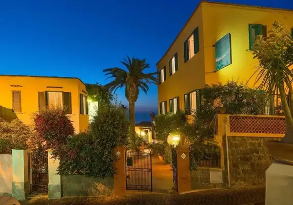 Hotel Monti